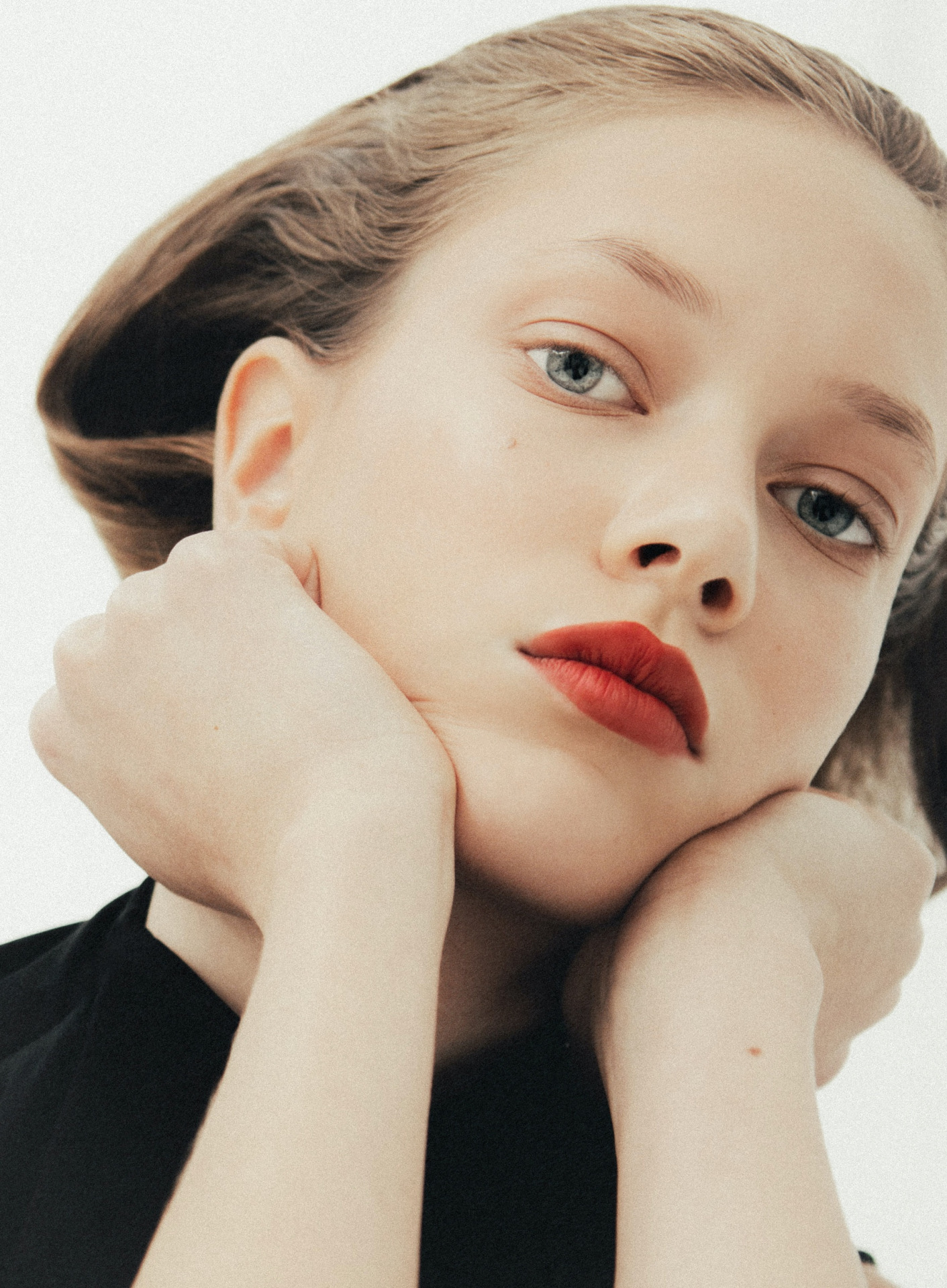 Annie Ille hungarian woman model