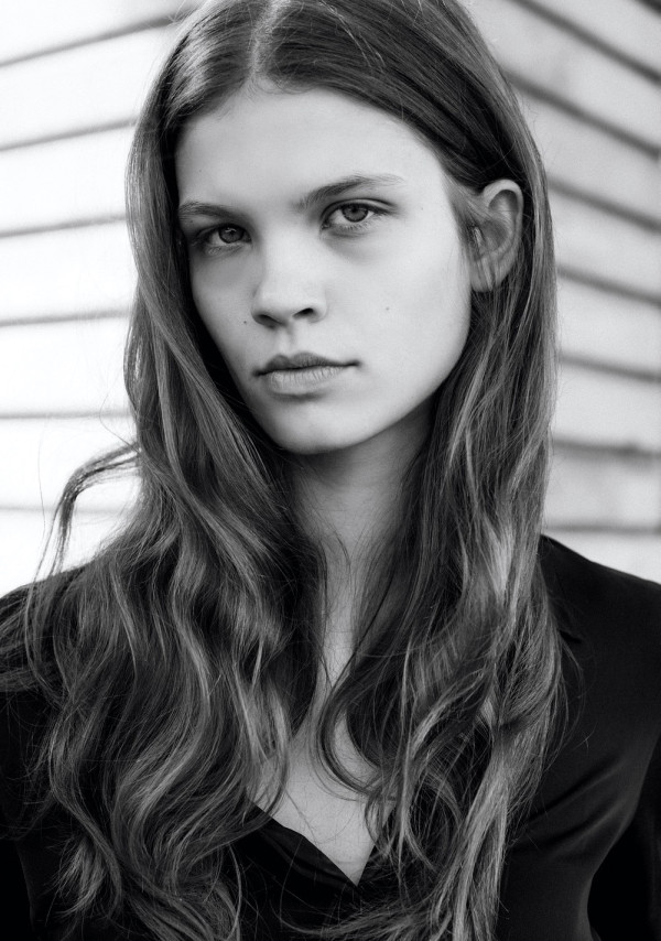 Lilla model photo