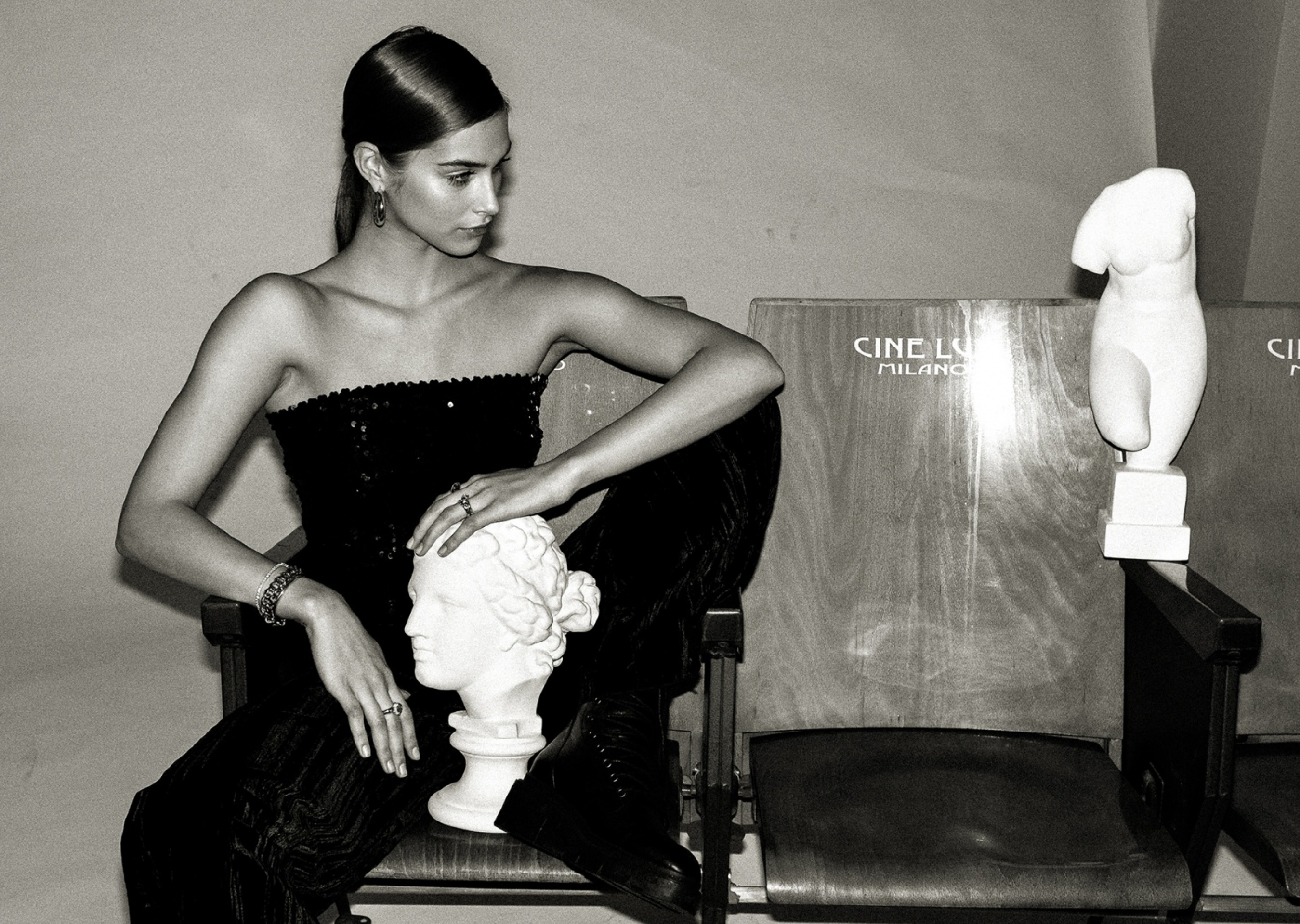 Tina magyar női modell