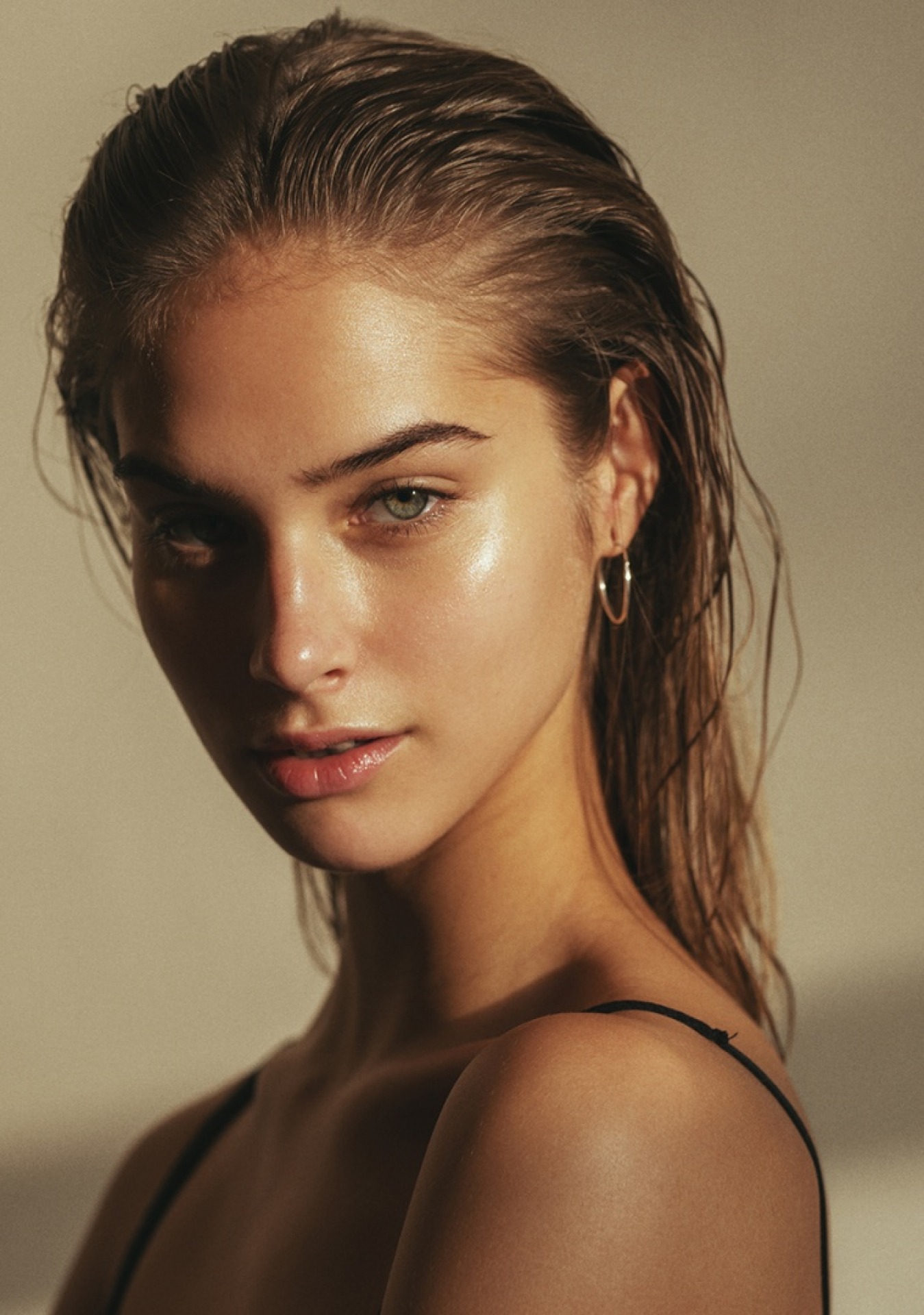 Tina magyar női modell