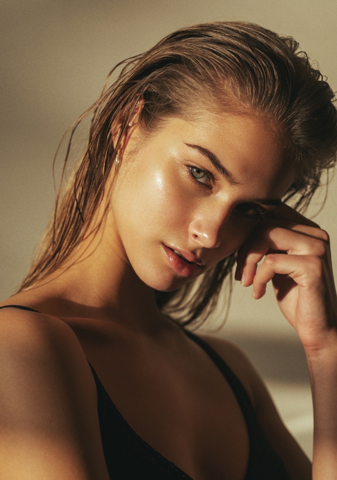 Tina magyar női modell